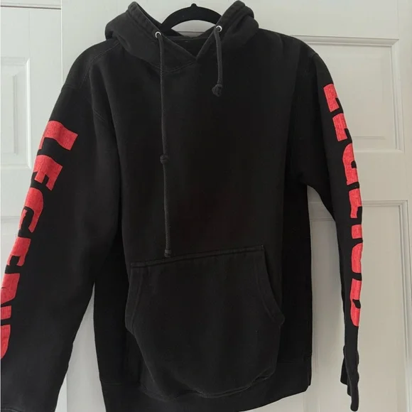 The Weeknd Tour Merch Legend XO Sweatshirt Black - Picture 3 of 6